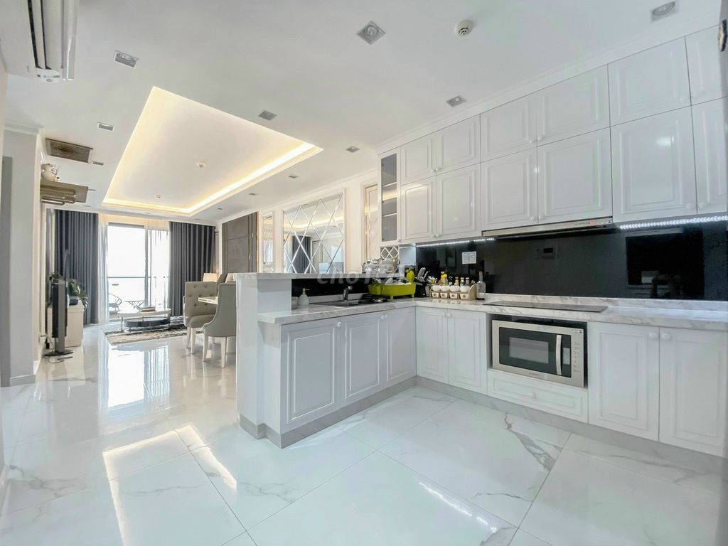 Rent many Sunrise CityView apartments. One bedroom. Two bedrooms. Three.