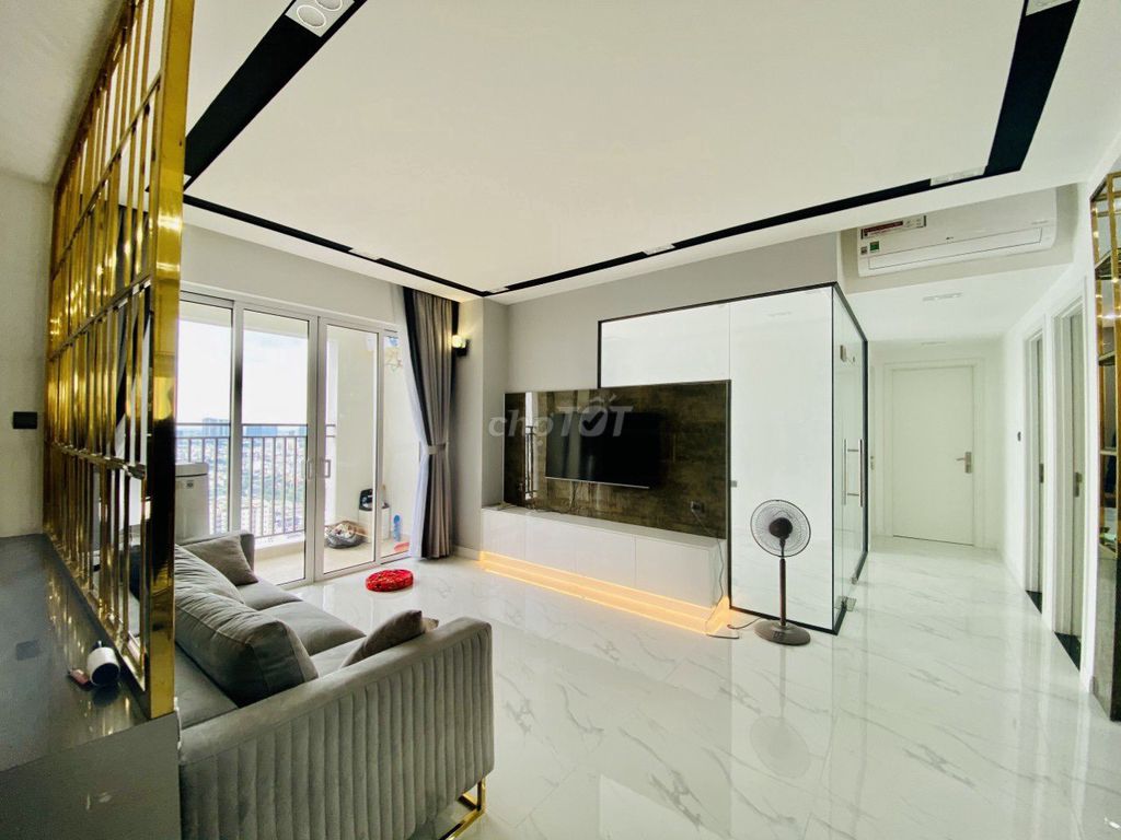 The owner of the house of Cho hired more than one Sunrise City apartment. One bedroom. Two bedrooms, four bedrooms.
