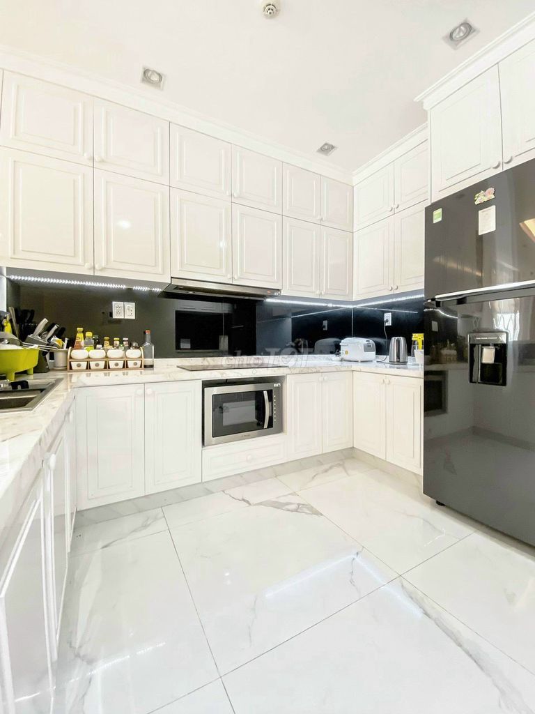 Rent many Sunrise Cityview apartments.