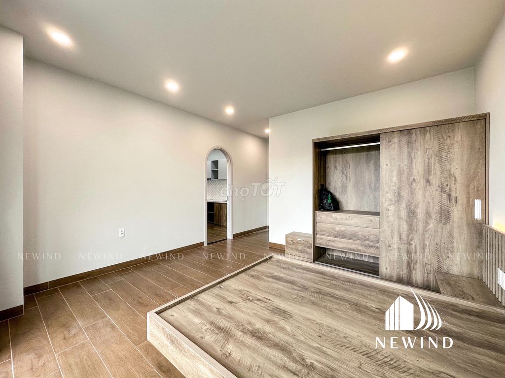 Tell Zhang the Duke's Department a new super-vigilante bedroom in Him Lam.