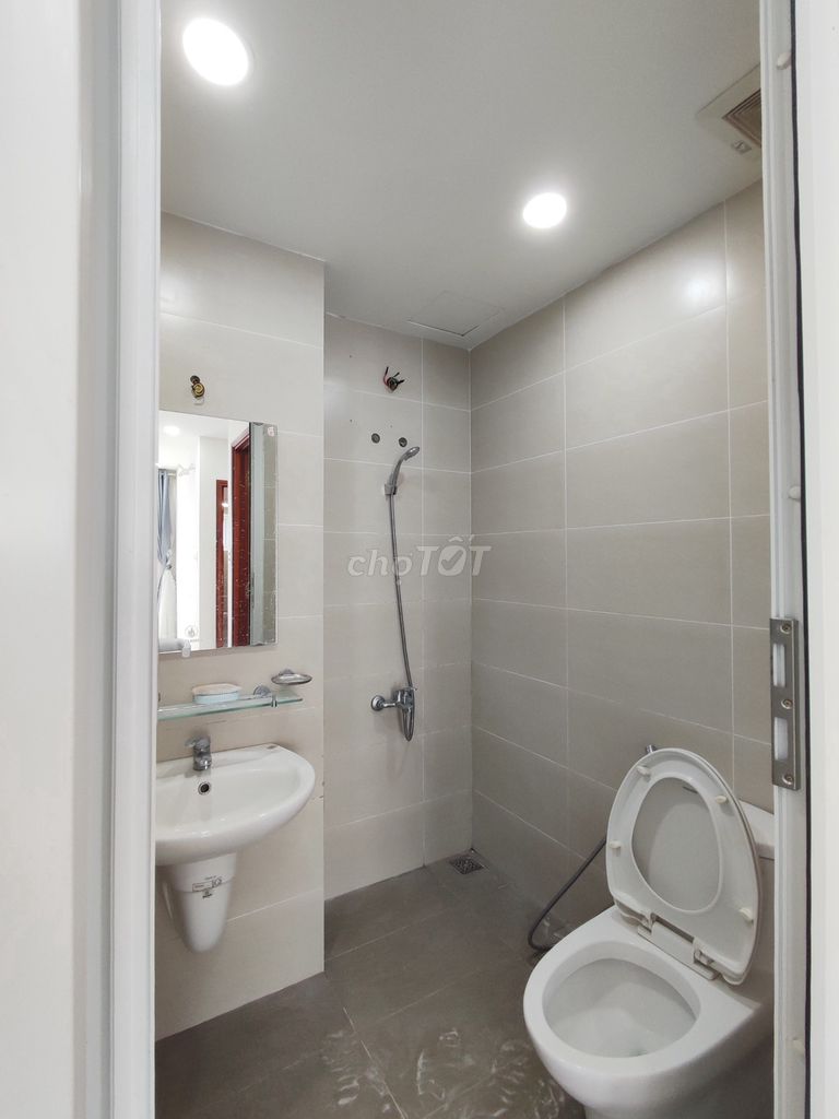 Rent apartment 72 meters (2 bedroom, 2 toilets) at 5.5 million - The angle 2 view, right now.