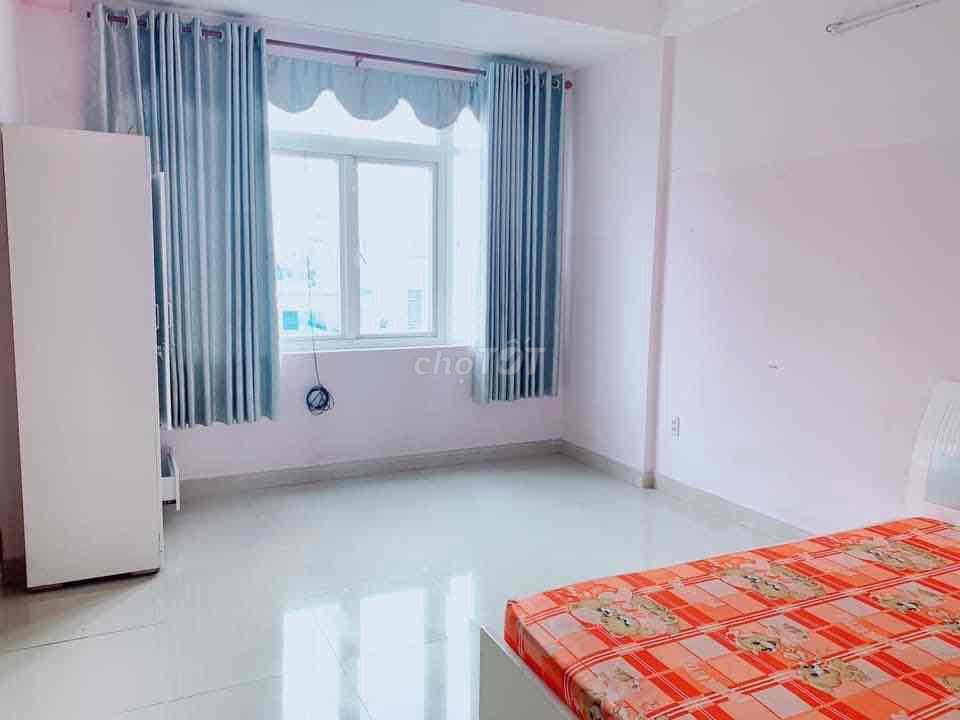 The senior service apartment says that for hire of the 6th district