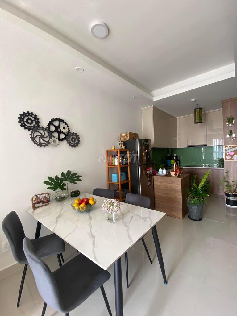 Rent District 7 riverside a bedroom/full interior, lovely new home.