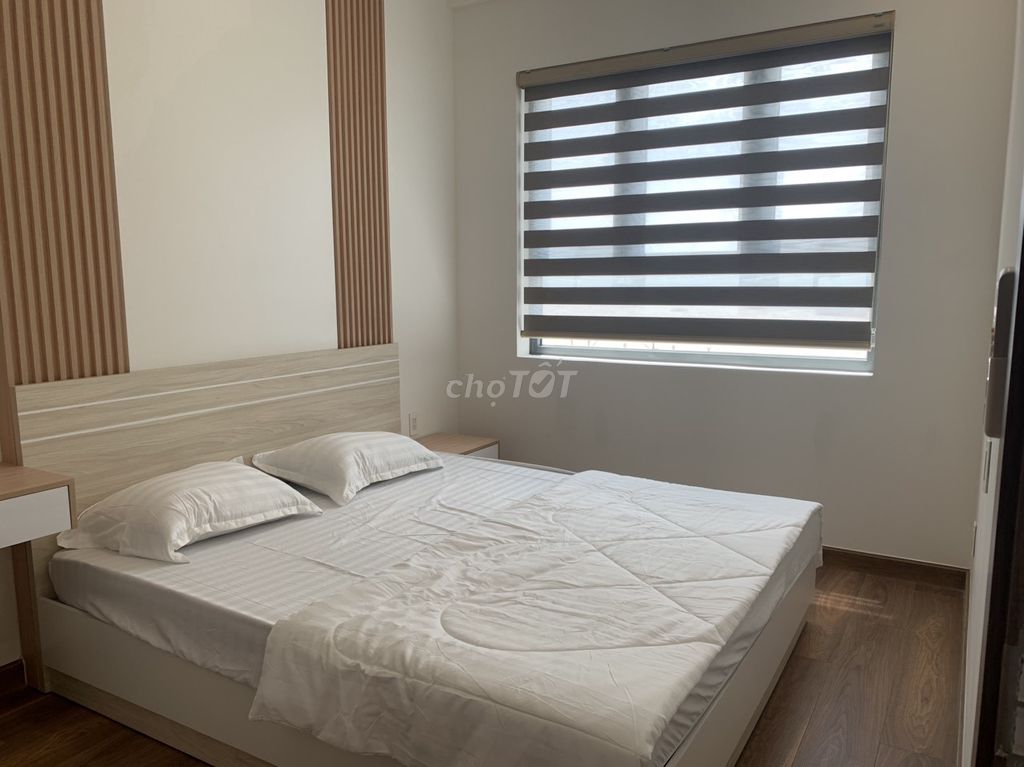 Rent District 7 riverside a bedroom/full interior, lovely new home.