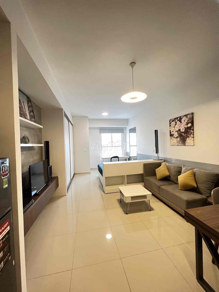 Sunrise CityView offitel Full interior like District 7 is 11 million a month.