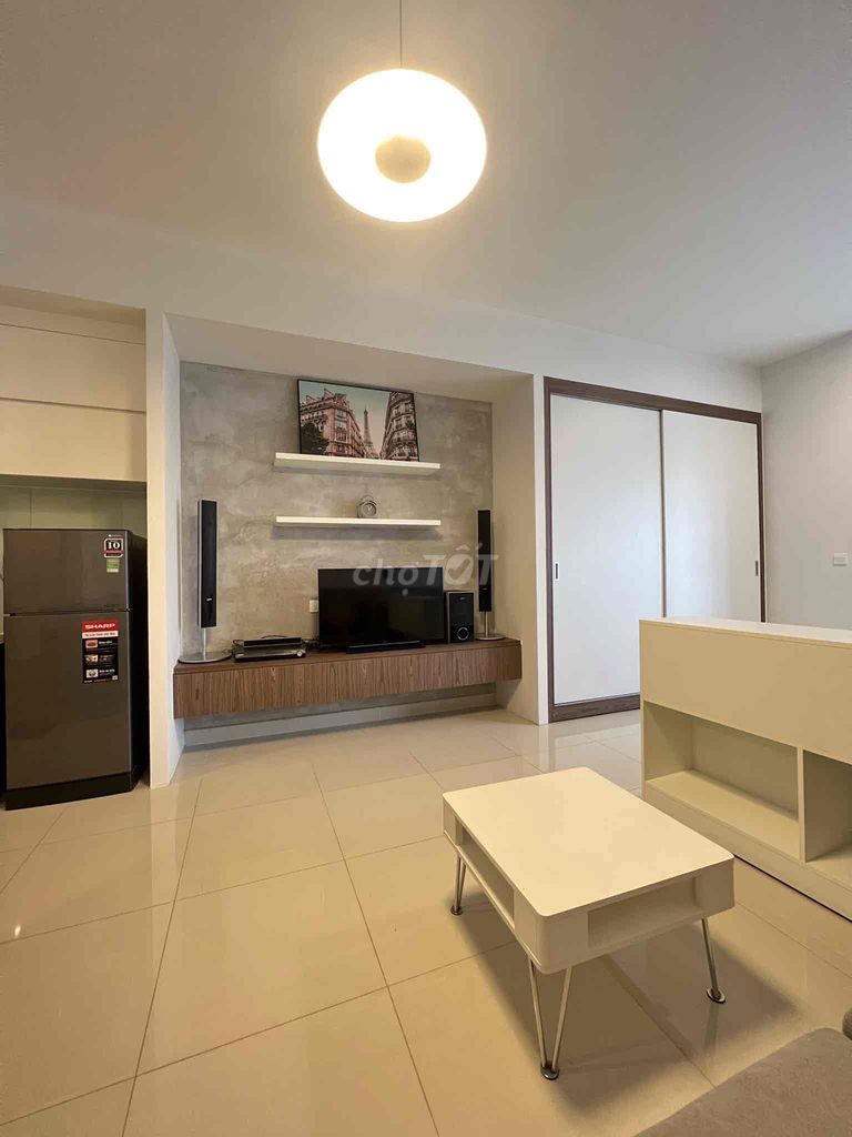 Sunrise CityView offitel Full interior like District 7 is 11 million a month.