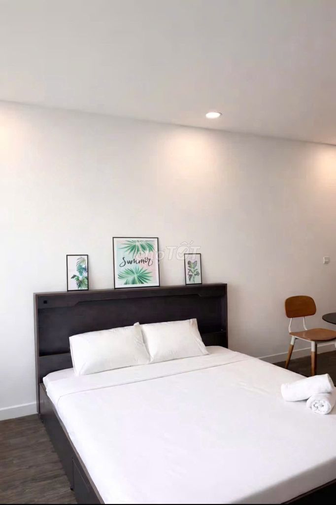 Sunrise CityView offitel Full interior like District 7 is 11 million a month.