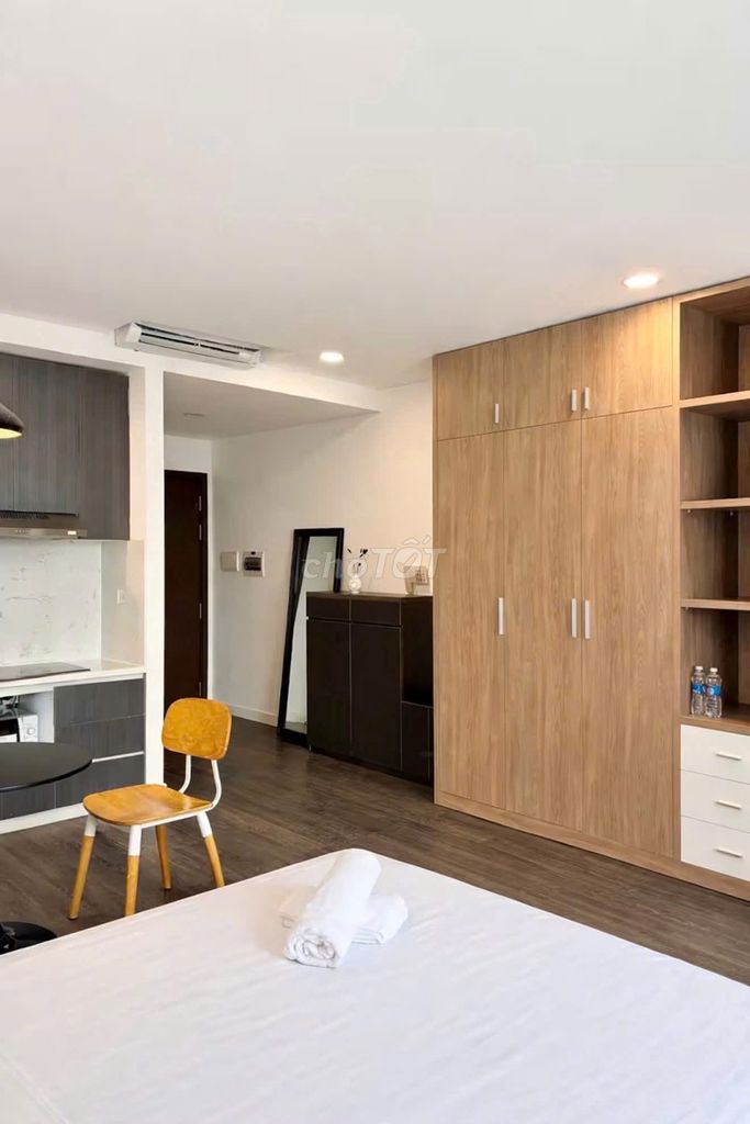 Sunrise CityView offitel Full interior like District 7 is 11 million a month.