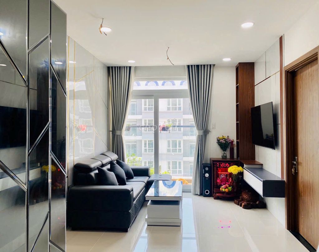 Two bedrooms. An empty toilet. Eight million. Full interior cost 10 million