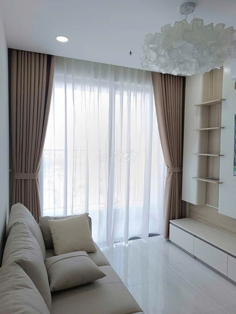 A 100 percent rent of new Altos is two bedrooms, two toilets, seven and a half million a month.