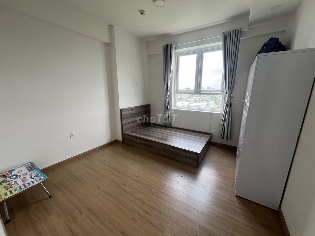 Less Lavita Charm. Two bedrooms. Nine million.