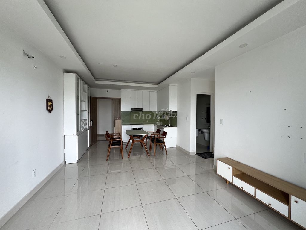 Less Lavita Charm. Two bedrooms. Nine million.
