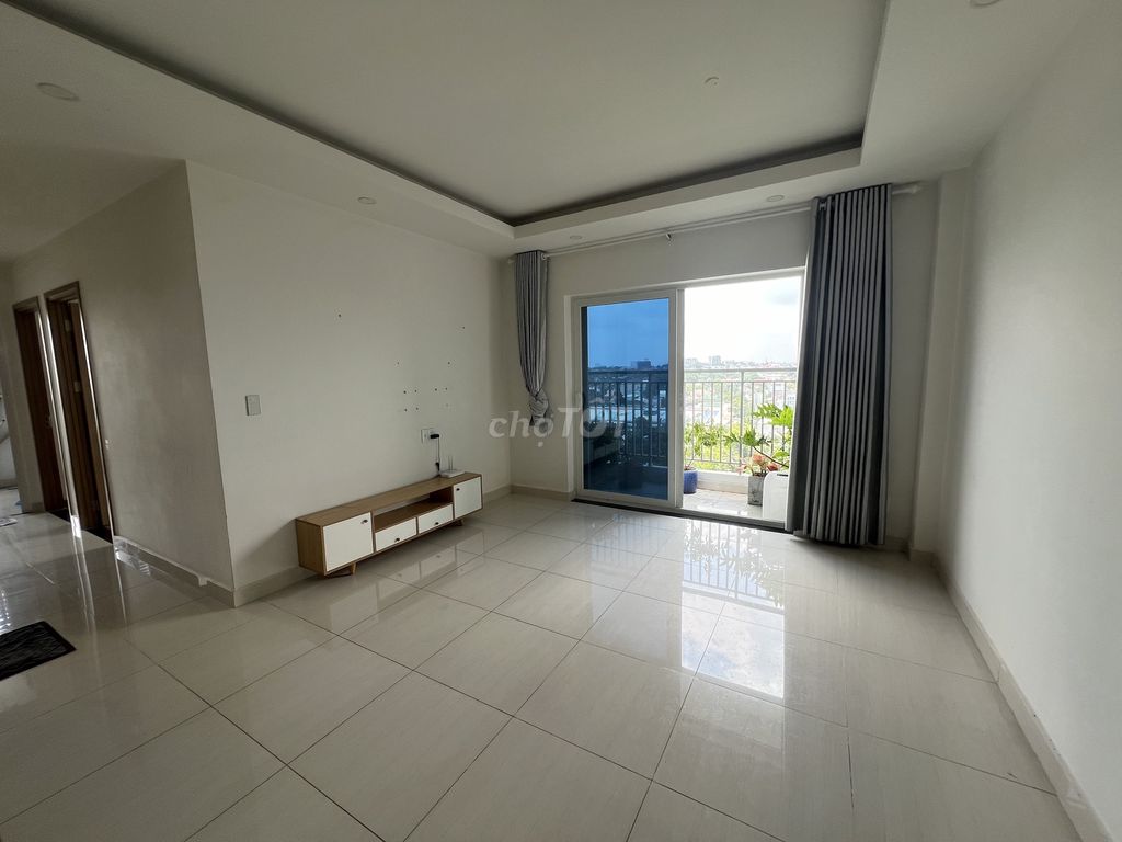 Less Lavita Charm. Two bedrooms. Nine million.