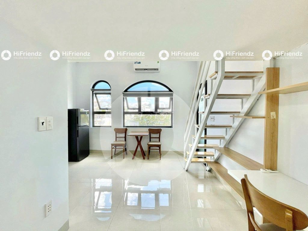 studio/ MEDI closes the cross, the 7th district's new market.