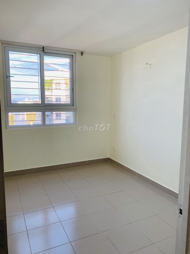 In the capital of Nguyễn Văn Công 2 bedrooms equals 11 million. 3 bedrooms =14 million.
