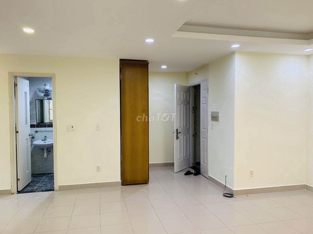 In the capital of Nguyễn Văn Công 2 bedrooms equals 11 million. 3 bedrooms =14 million.