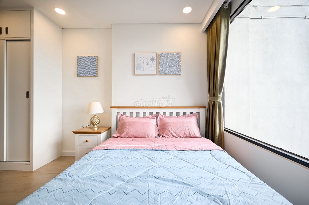 He rents Kingdom 101-1-1 bedrooms. Two bedrooms. Three bedrooms.