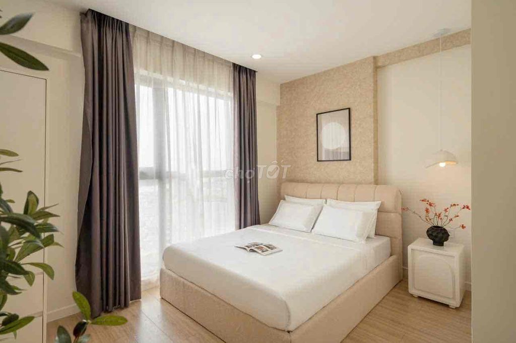Two bedrooms, two bedrooms, two, three, three, four.