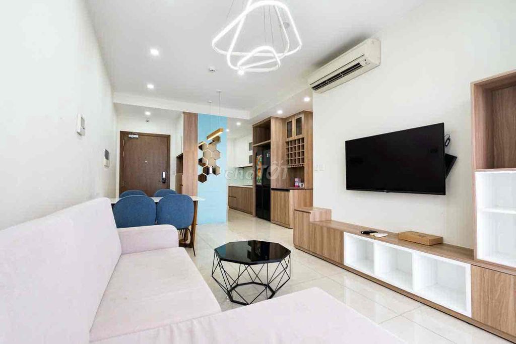Two bedrooms, two bedrooms, two, three, three, four.