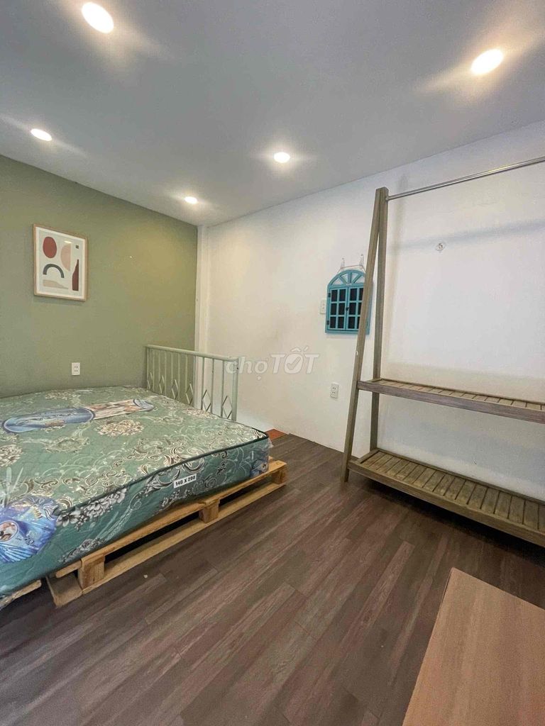 Rent apartment--high-staired-- 10th county border power-- Full interior.