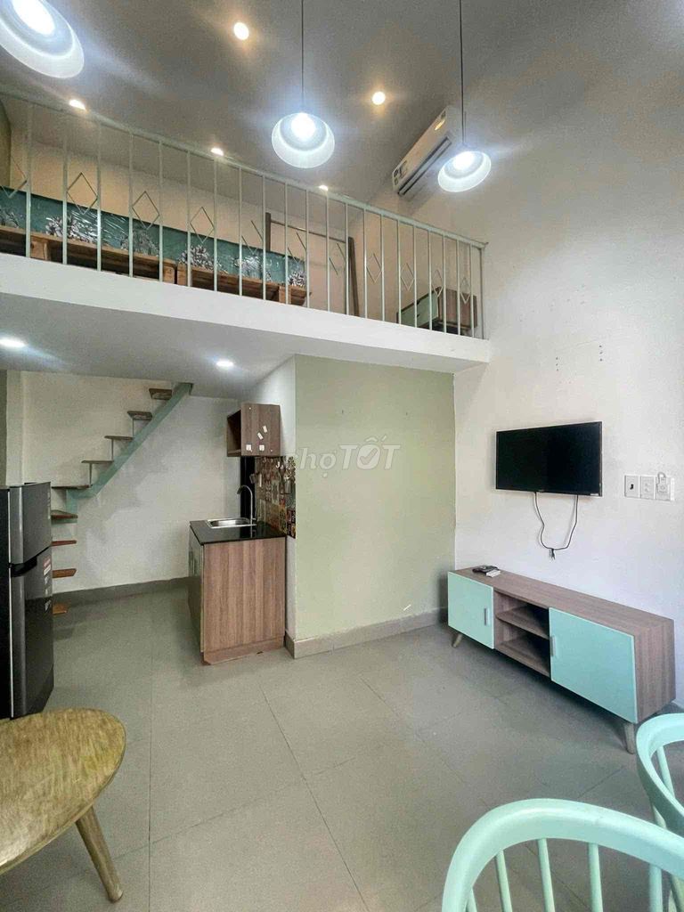 Rent apartment--high-staired-- 10th county border power-- Full interior.