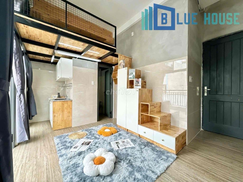 Renting apartments in the balcony at Tân Hương, private writing university.