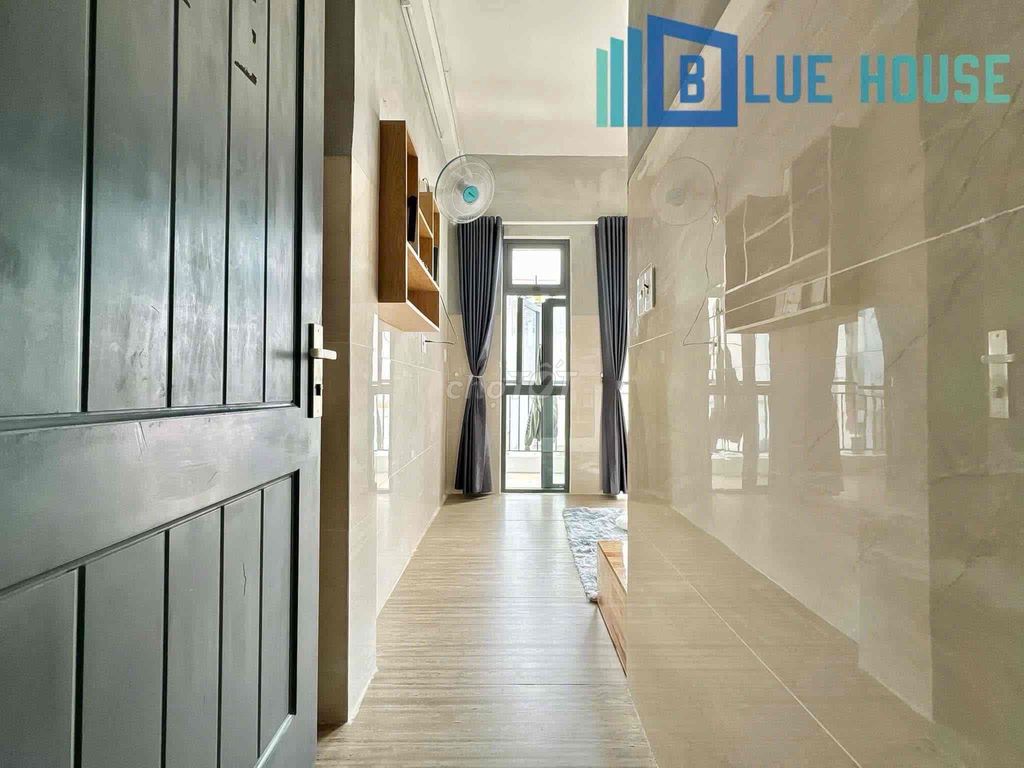 Renting apartments in the balcony at Tân Hương, private writing university.