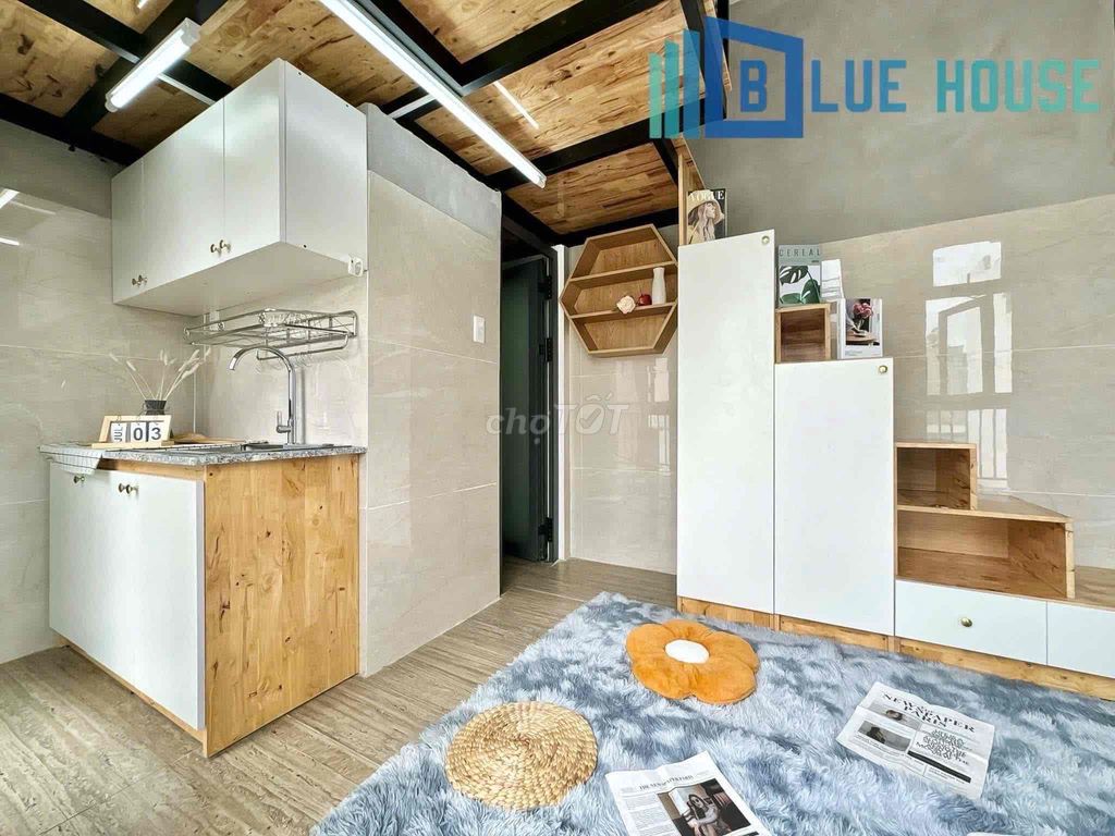 Renting apartments in the balcony at Tân Hương, private writing university.