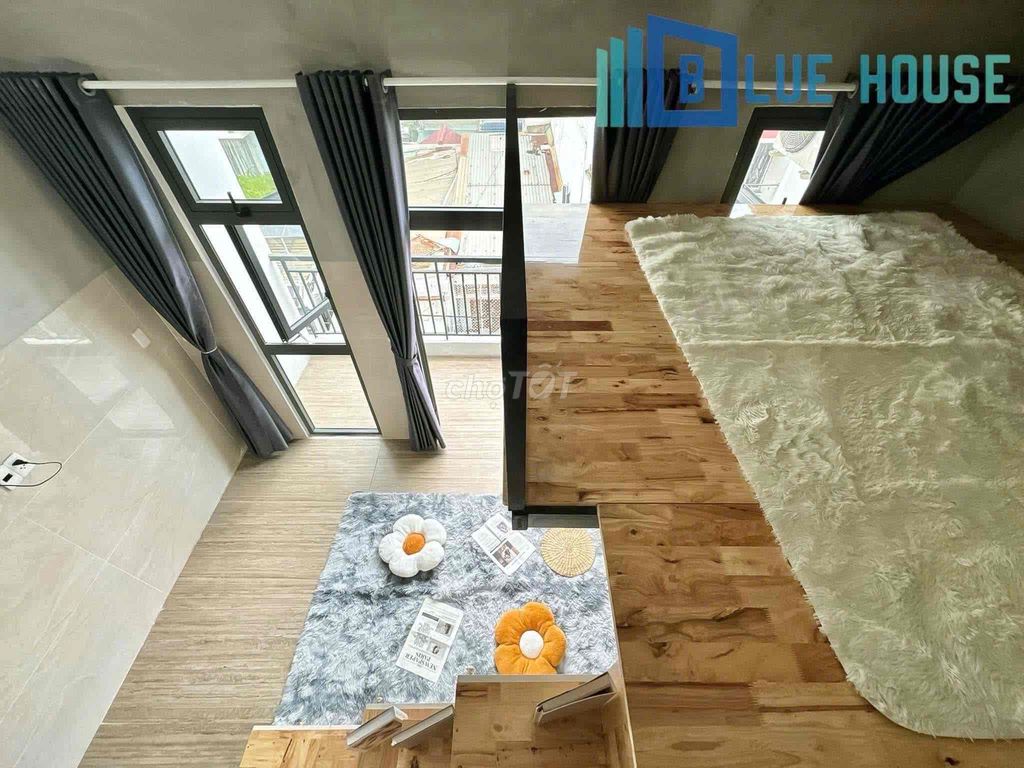 Renting apartments in the balcony at Tân Hương, private writing university.