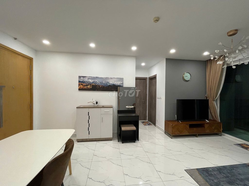 update the 1st-priced bedroom at Vista Verde