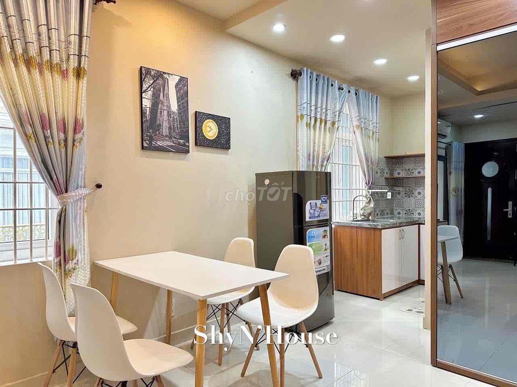 The full-in-the-art public wash-cleaning studio house is extremely open in vincom.
