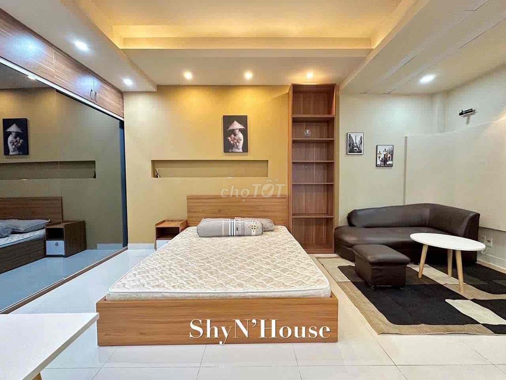 The full-in-the-art public wash-cleaning studio house is extremely open in vincom.