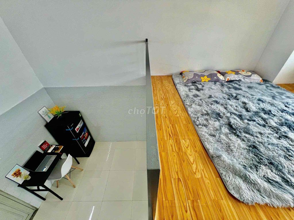 Rent a cheap motel student high guard walking to the University of Diaries 3