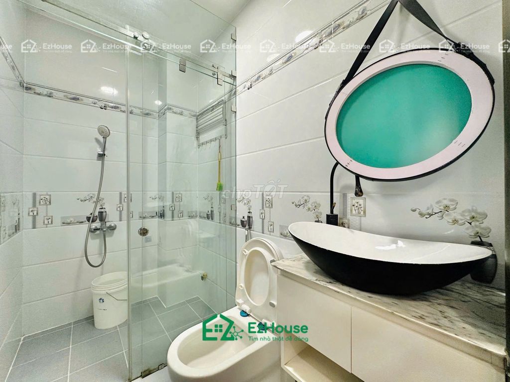 Rent the High House of Full Seven, Four Four Four Four Fourths, Bv Bình Tân