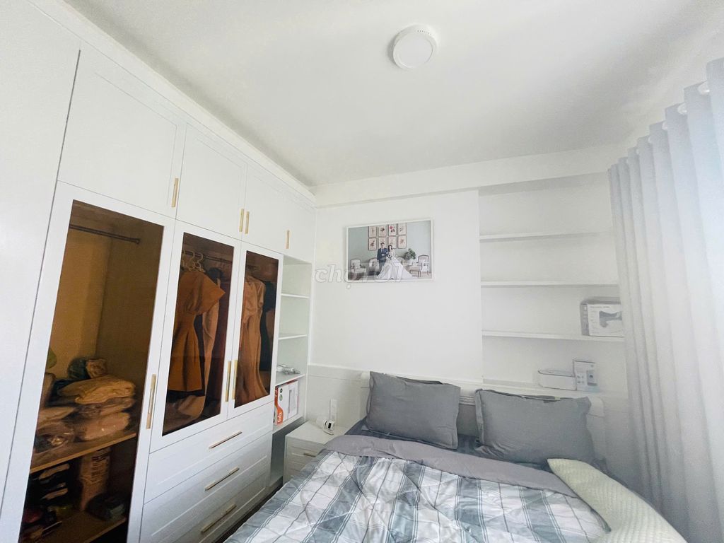 It's the owner who rents the District 7 riverdie 2 bedrooms 9 million and 5-- ntcb/full interiors