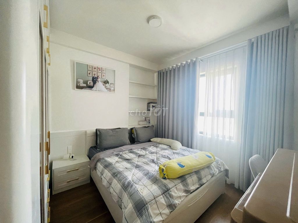 It's the owner who rents the District 7 riverdie 2 bedrooms 9 million and 5-- ntcb/full interiors