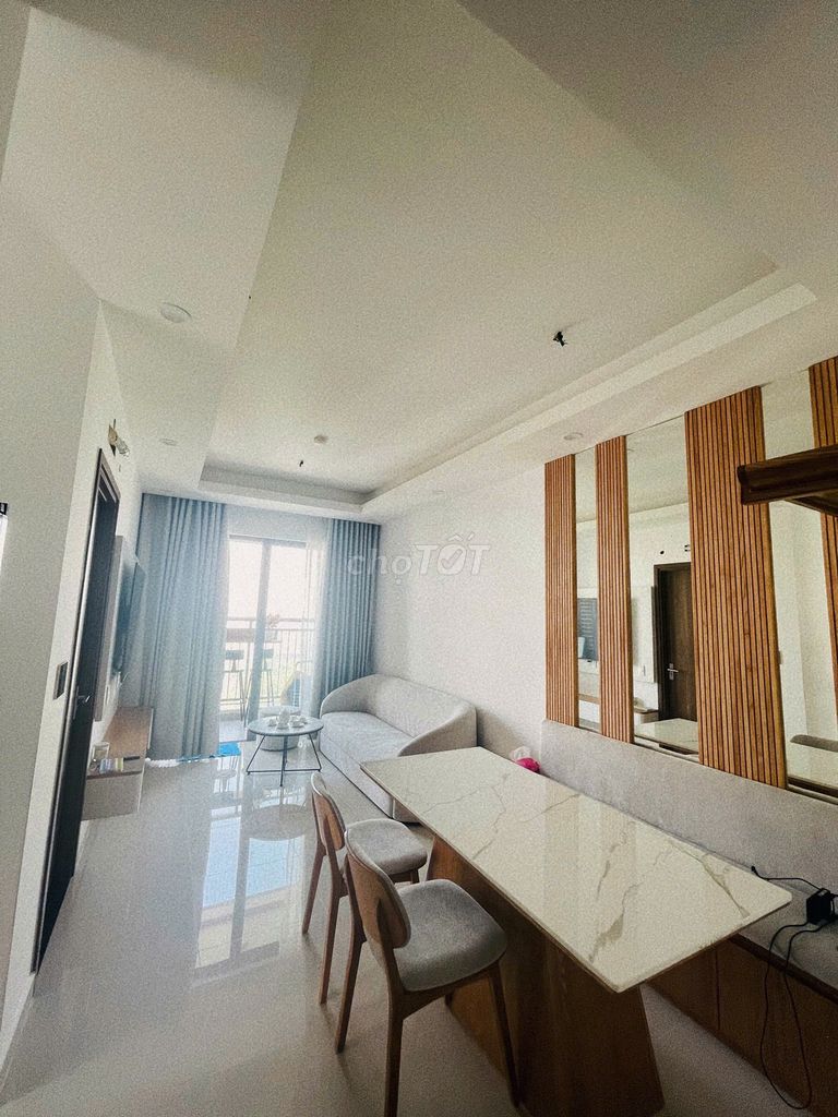 It's the owner who rents the District 7 riverdie 2 bedrooms 9 million and 5-- ntcb/full interiors