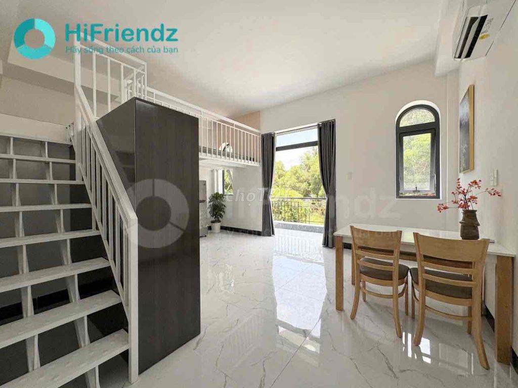 Open up the new building room 100% , the balconies wide open in District 2.