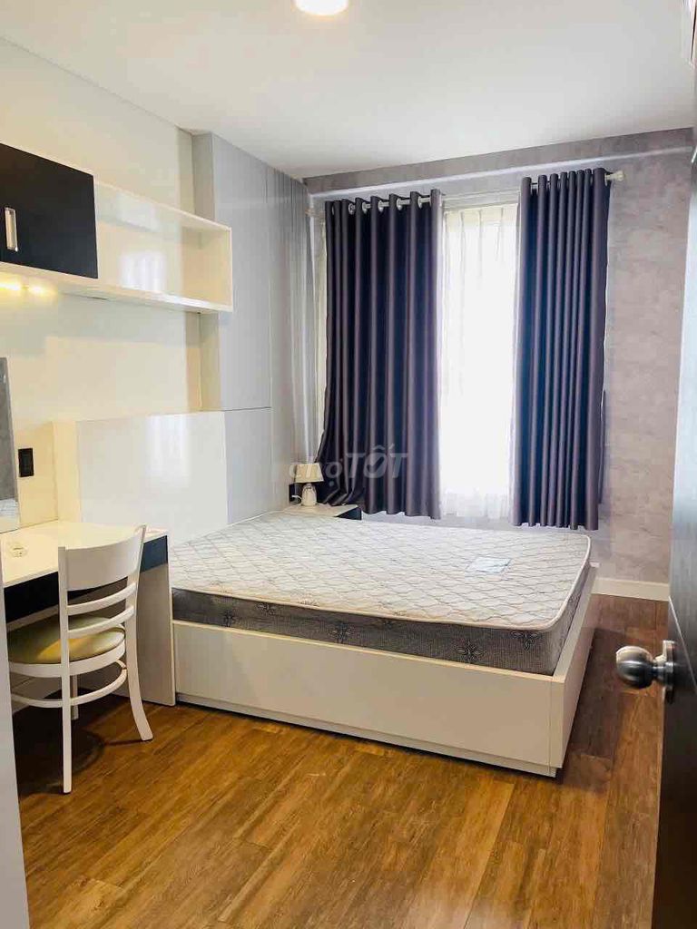 Rent Sunrise CityView apartment. 3 bedrooms, 7th District.