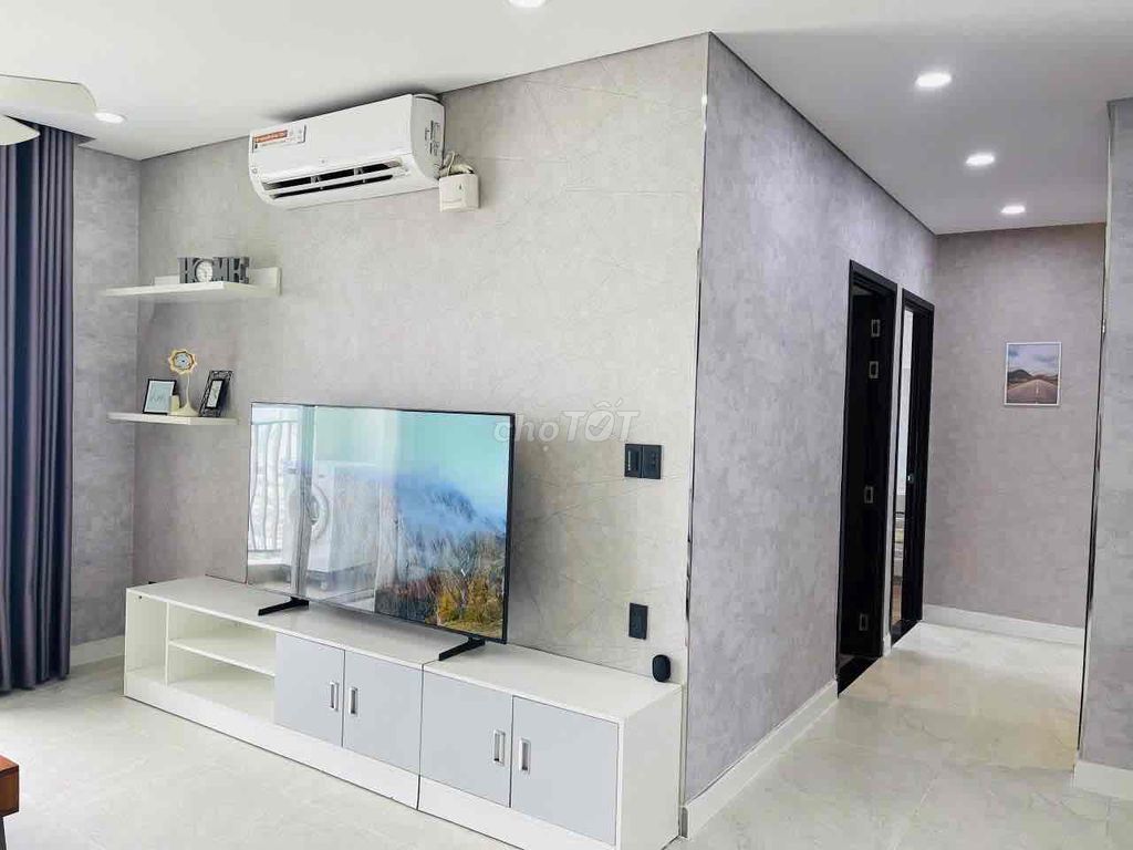 Rent Sunrise CityView apartment. 3 bedrooms, 7th District.