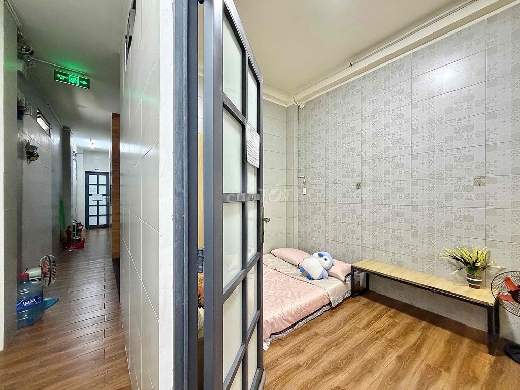 The studio is for one, two, three people in the center of Tân Phú - the base of spades.