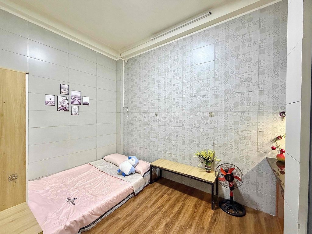 The studio is for one, two, three people in the center of Tân Phú - the base of spades.