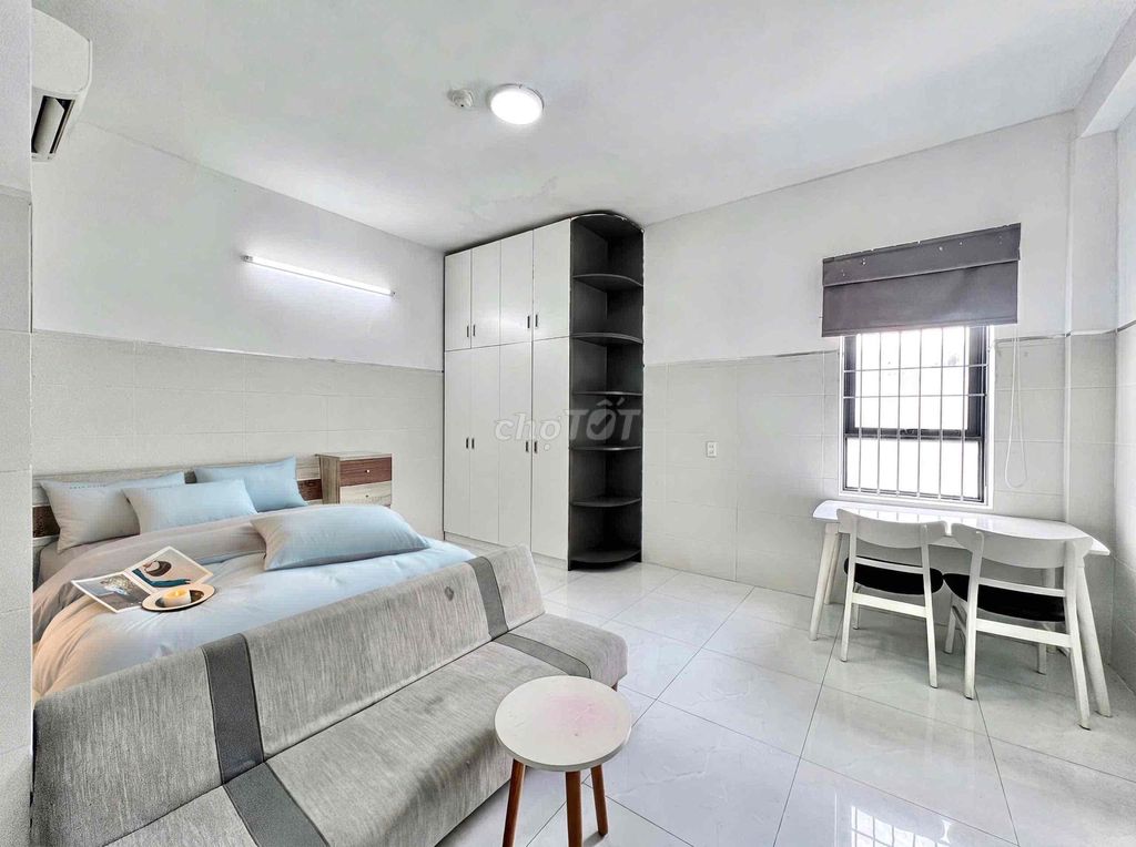 The open-air apartment has an interior elevator next to the Order's Bridge.