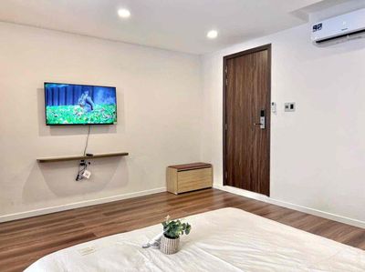 The balcony apartment is 30 m2 full of light at Lê Trực near the market.