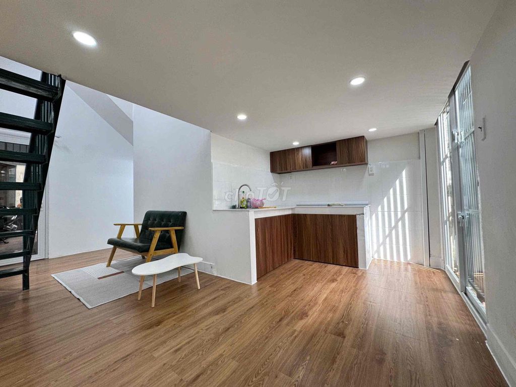 Rent an apartment full of Hồ Bá Kiện Street furniture, District 10