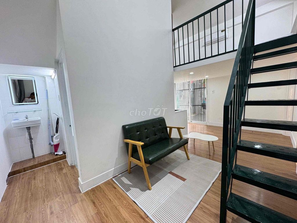 Rent an apartment full of Hồ Bá Kiện Street furniture, District 10