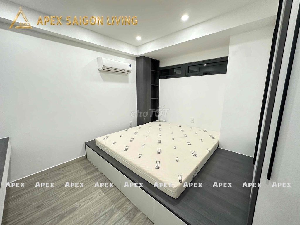 mini-room. A garden bedroom right near the market.