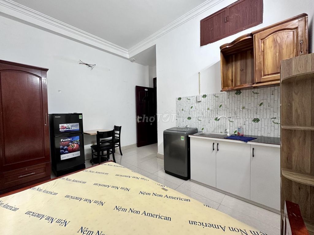 Rent a mini apartment, 5 million a month in District 2 near metro.