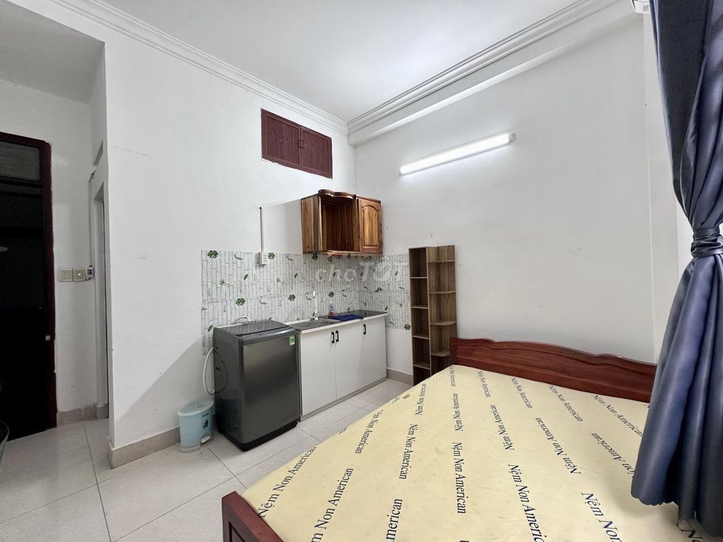 Rent a mini apartment, 5 million a month in District 2 near metro.