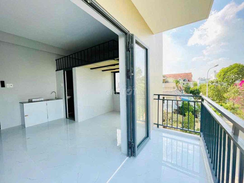 Open the new balconcise Duprix 100% of the upper guard room right at Trần Não.